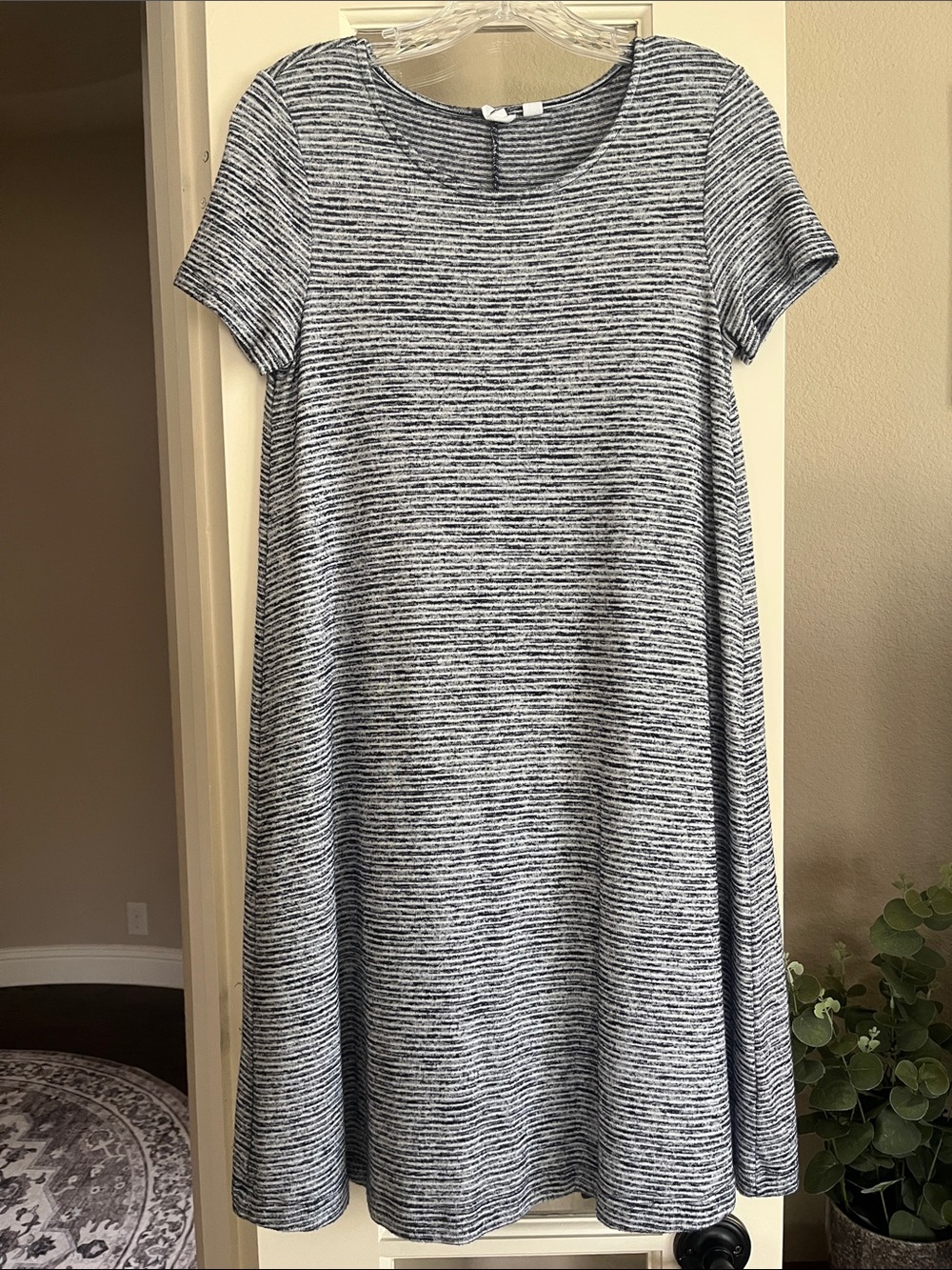 GAP Dress, Small, Gray, White, Striped Short Sleeve, Swing Style, Stretchy